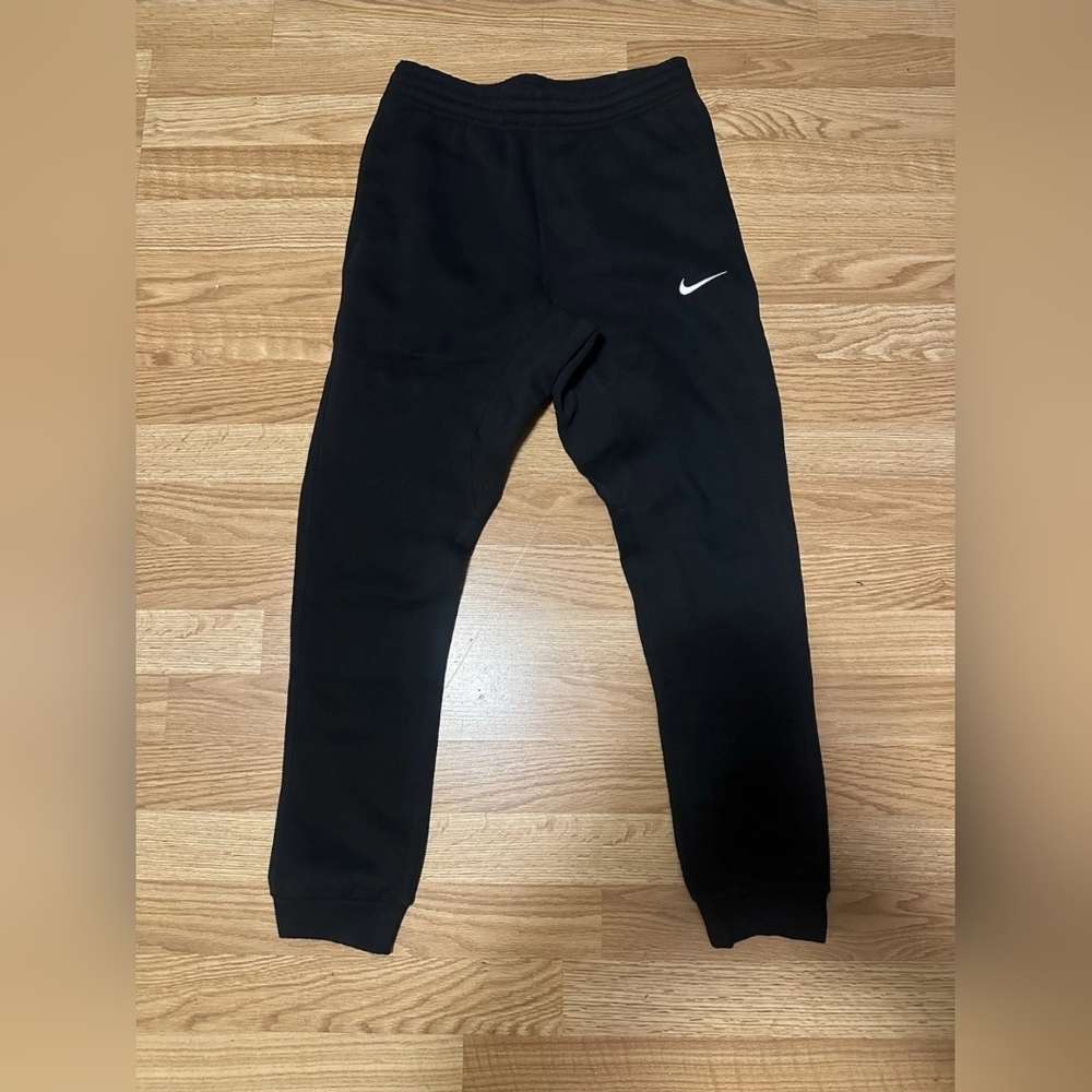 NIKE FLEECE TAPERED JOGGERS